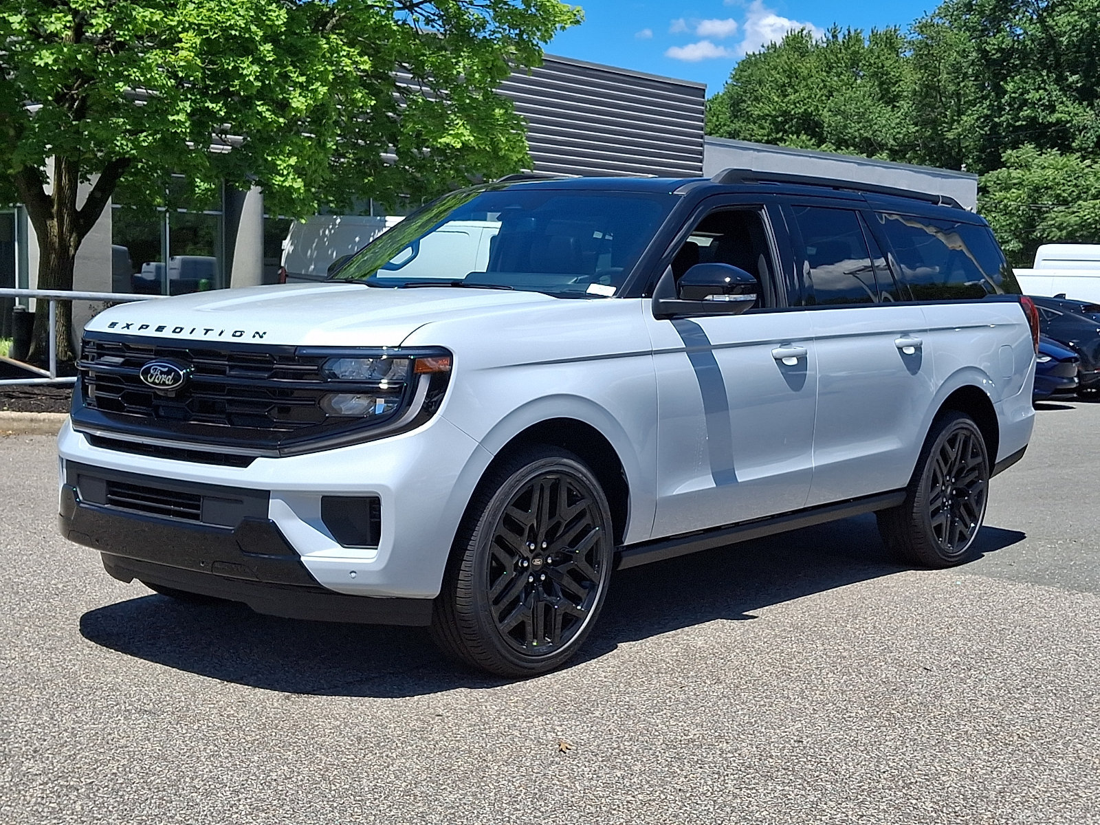 New 2026 Ford Expedition Max Platinum w/ Stealth Performance Package AWD/4WD image 3