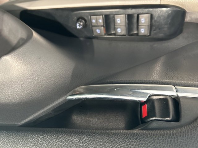 Used 2020 Toyota Camry LE image 10