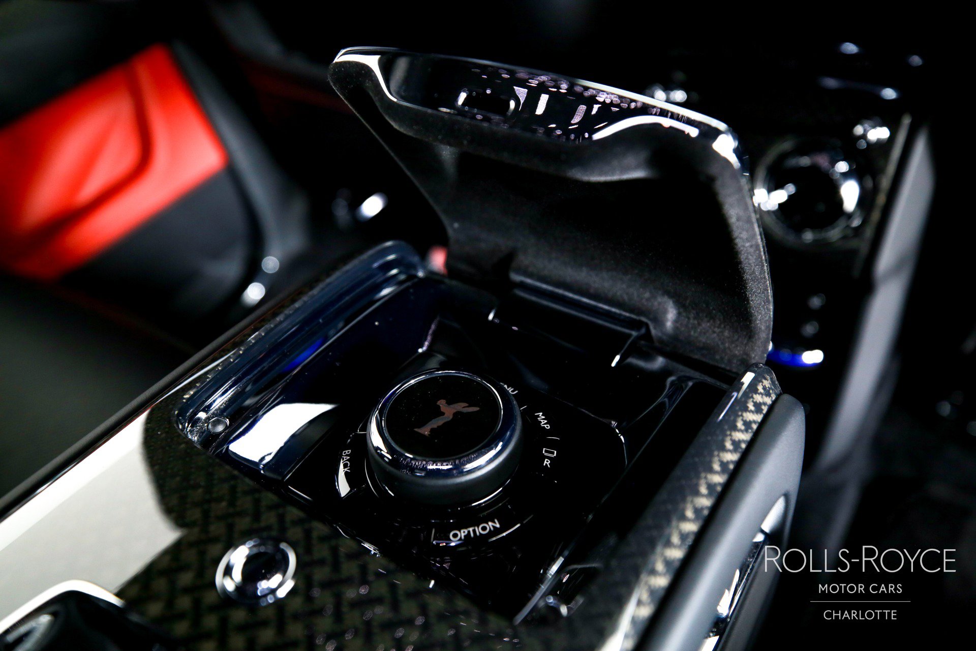 Used 2022 Rolls-Royce Cullinan Black Badge image 33