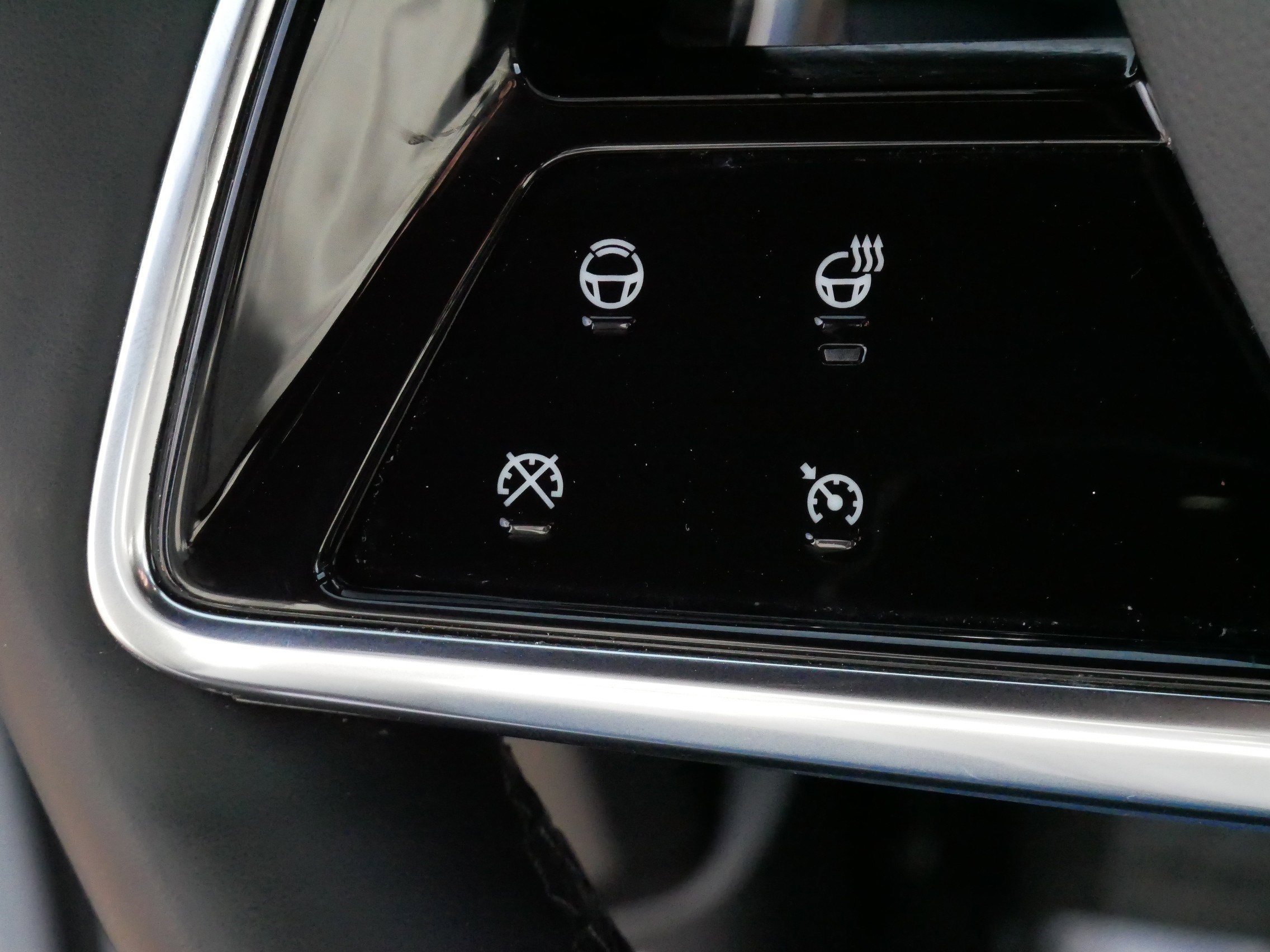 Certified 2024 Cadillac Lyriq Sport image 25