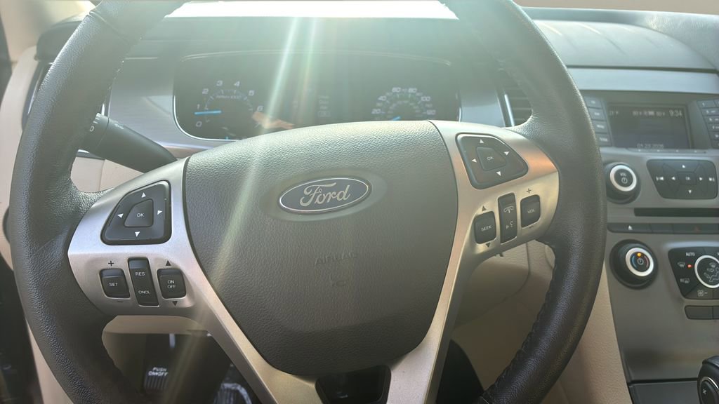 Used 2019 Ford Taurus SEL image 11