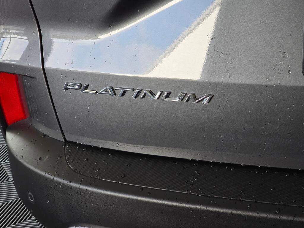 Used 2024 Ford Escape Platinum AWD/4WD image 13