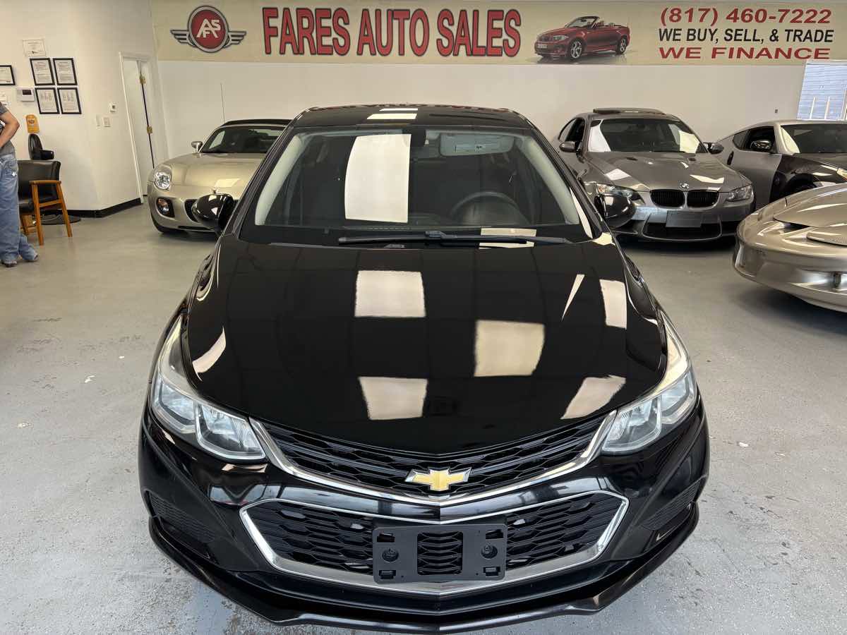 Used 2018 Chevrolet Cruze LS FWD image 1
