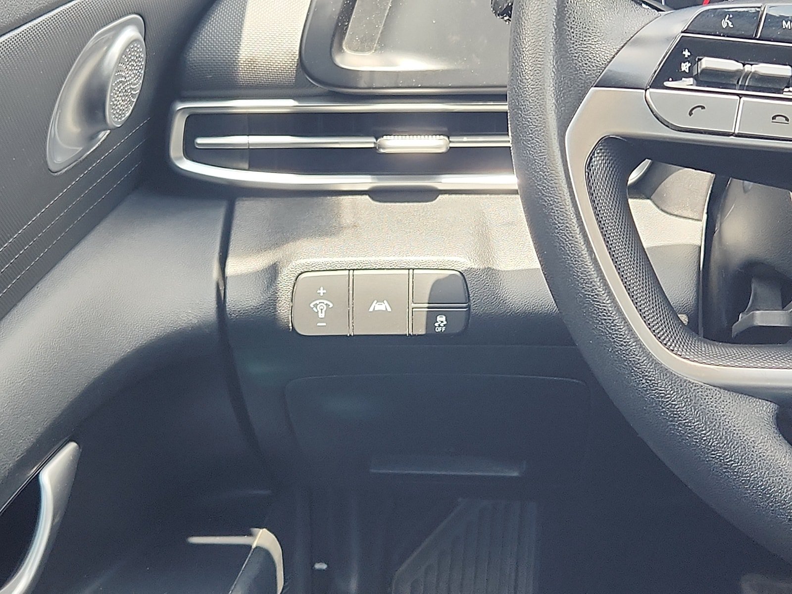 Certified 2023 Hyundai Elantra SEL FWD image 13