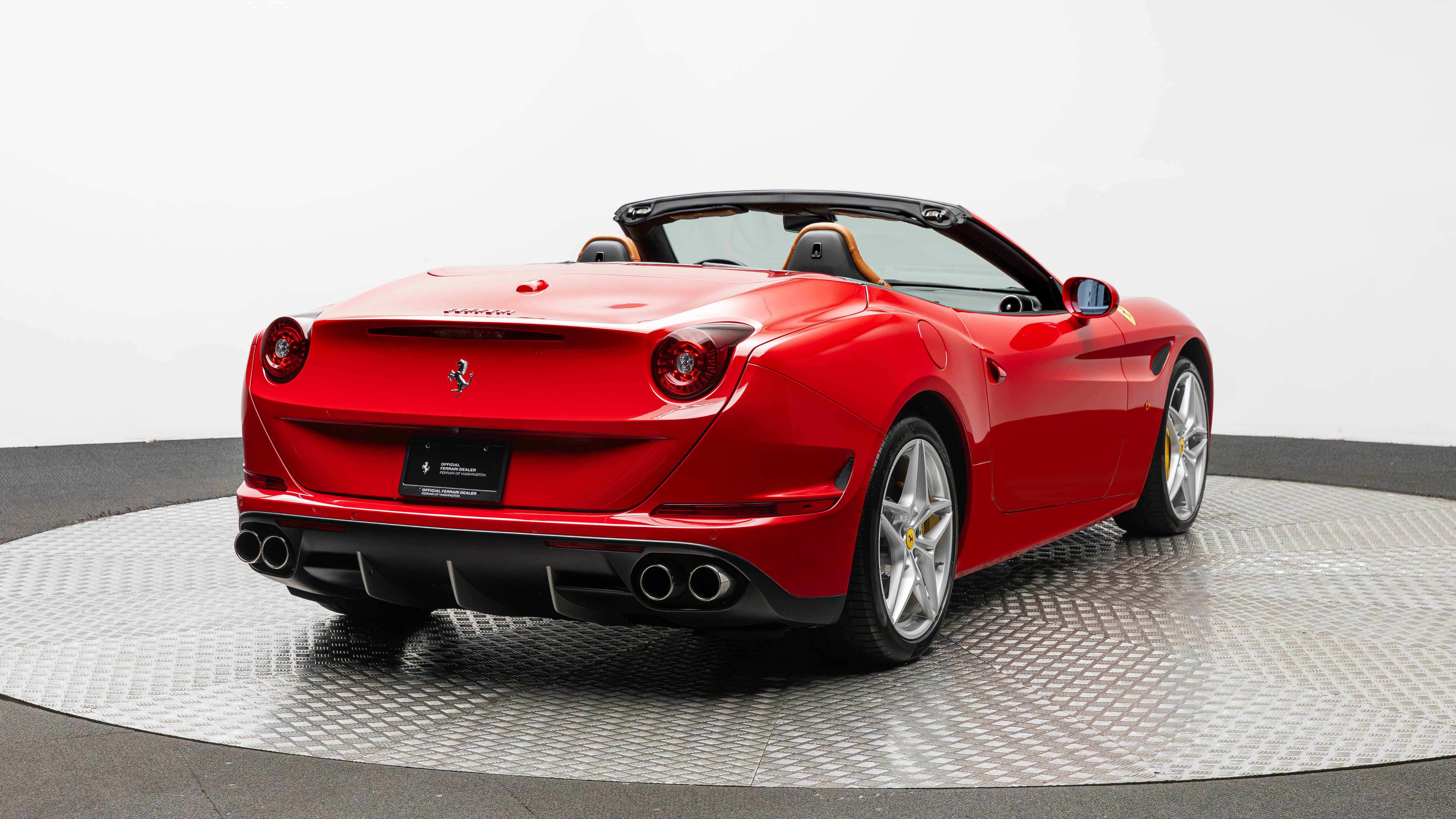 Certified 2016 Ferrari California T RWD image 7