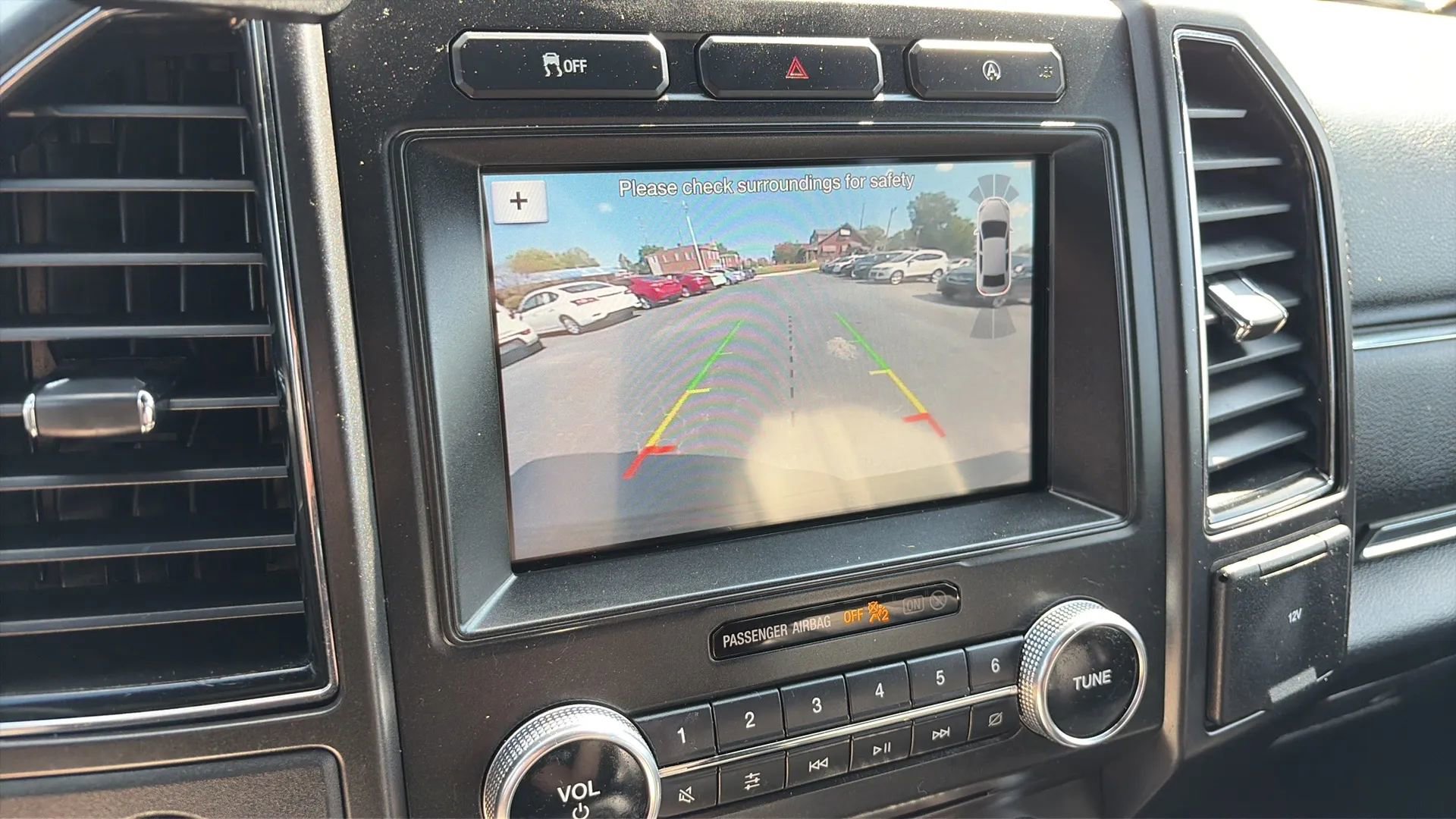 Used 2018 Ford Expedition Limited image 30