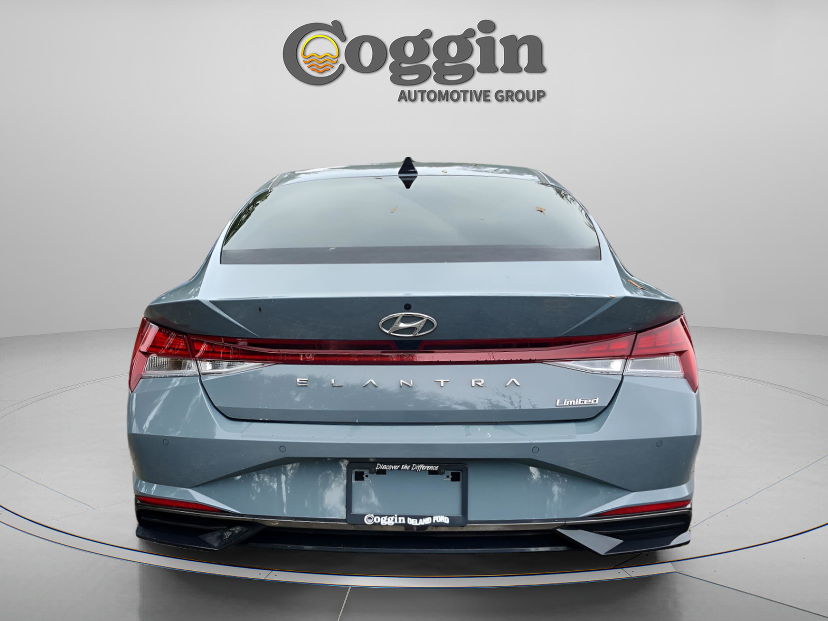 Used 2022 Hyundai Elantra Limited image 4