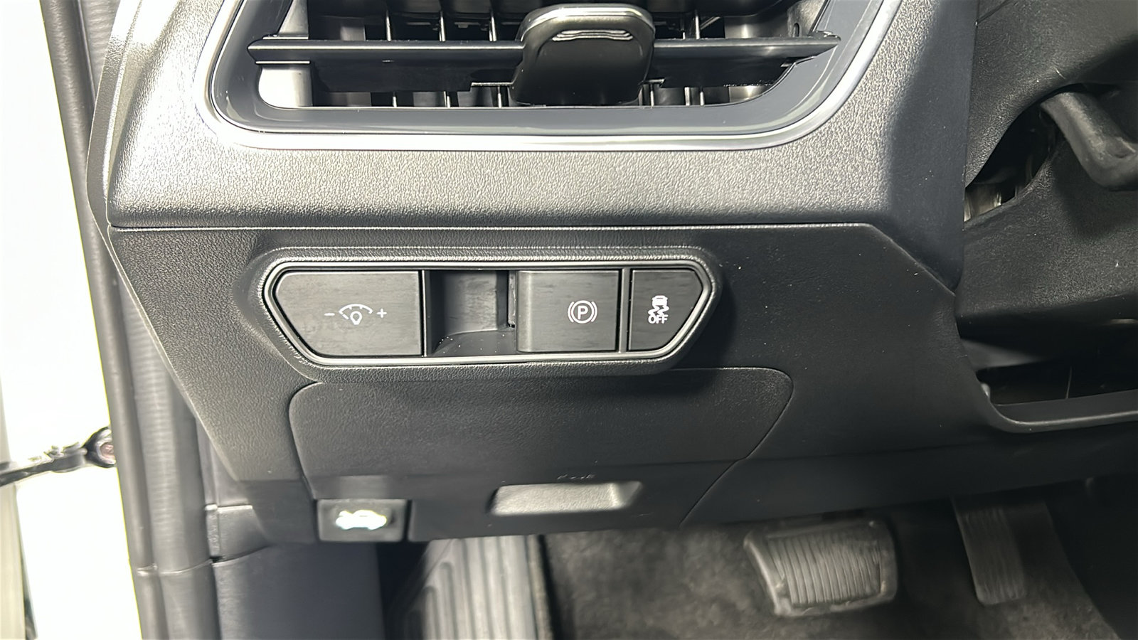 Used 2025 Kia K4 EX FWD image 17