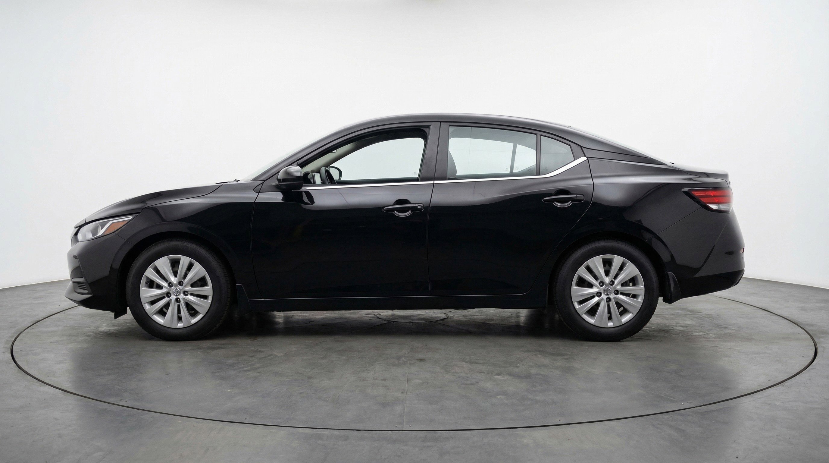 Used 2025 Nissan Sentra S image 5