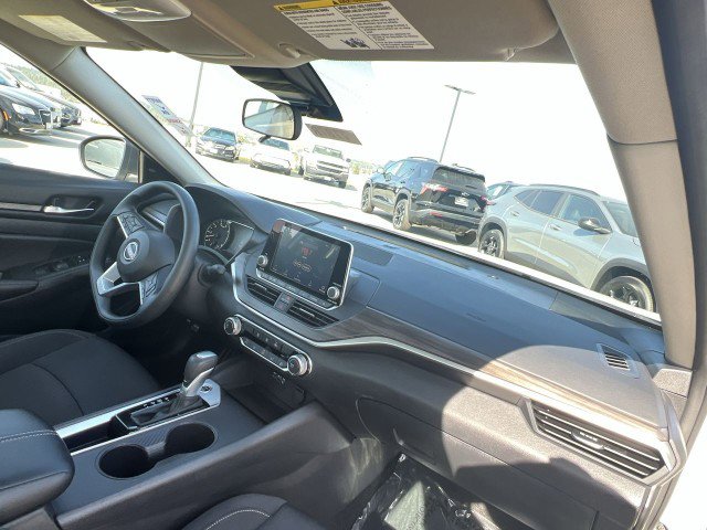 Used 2025 Nissan Altima 2.5 SV image 28