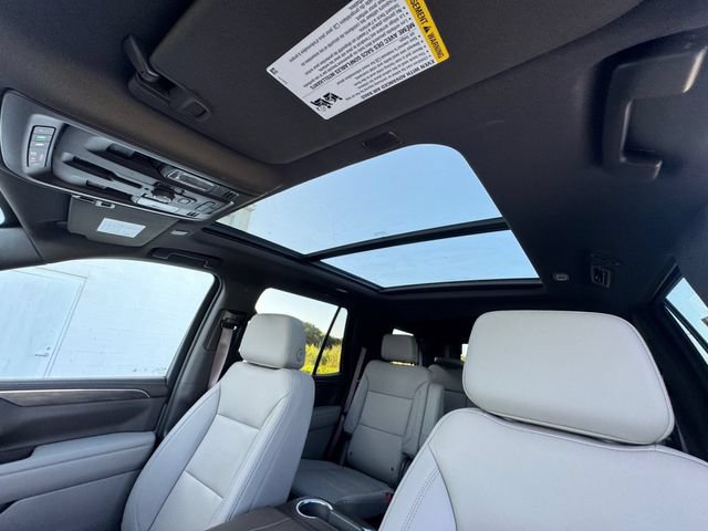 Used 2023 Chevrolet Tahoe Z71 w/ Luxury Package AWD/4WD image 26