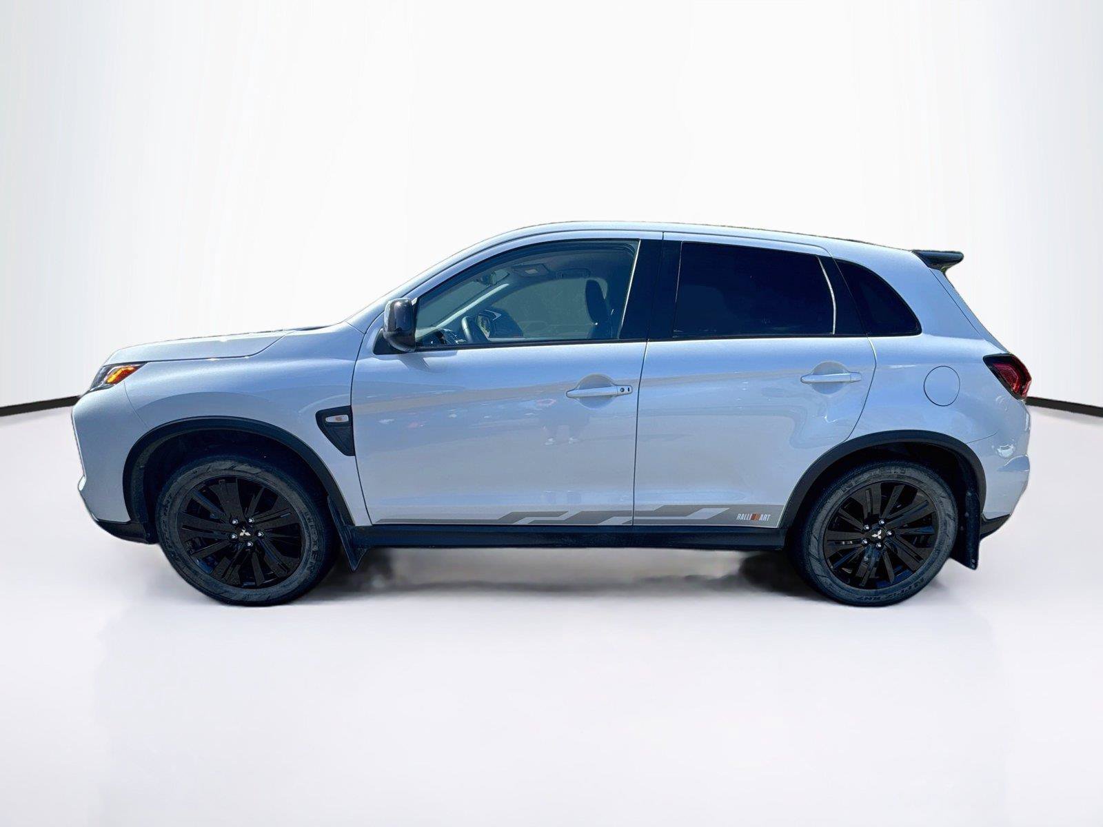 Used 2026 Mitsubishi Outlander Sport AWD image 2