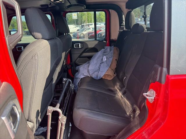 Used 2020 Jeep Gladiator Overland AWD/4WD image 12