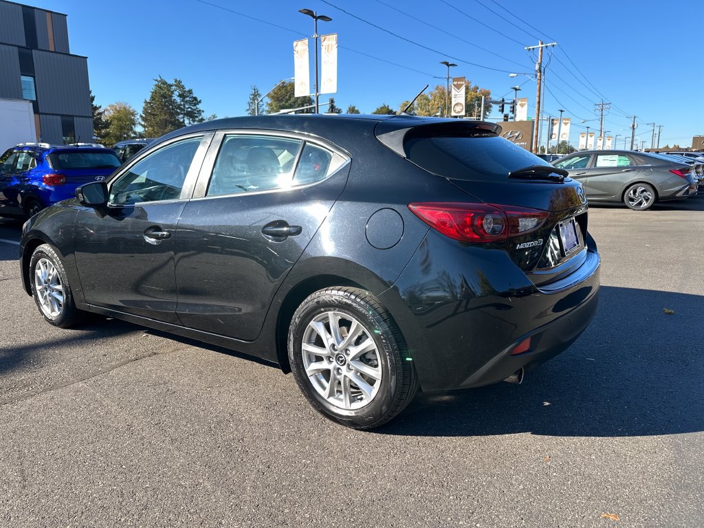 Used 2014 MAZDA MAZDA3 i Touring w/ Moonroof Package 1 FWD image 4
