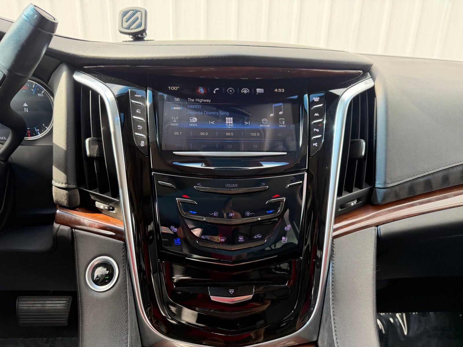 Used 2018 Cadillac Escalade ESV Luxury AWD/4WD image 15