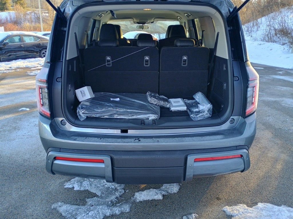 New 2025 Nissan Armada SV image 24