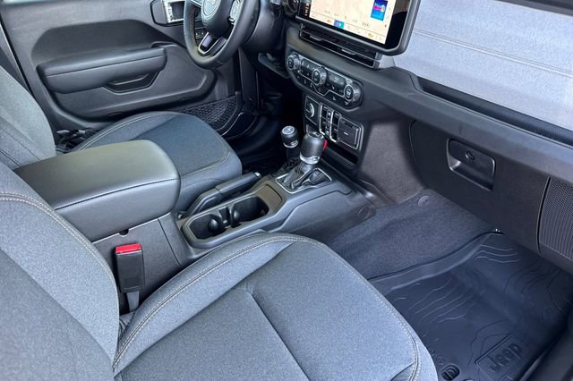 New 2025 Jeep Gladiator Sport AWD/4WD image 15