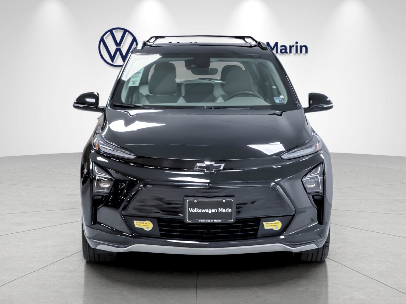 Used 2022 Chevrolet Bolt EUV Premier w/ Sun & Sound Package FWD image 8