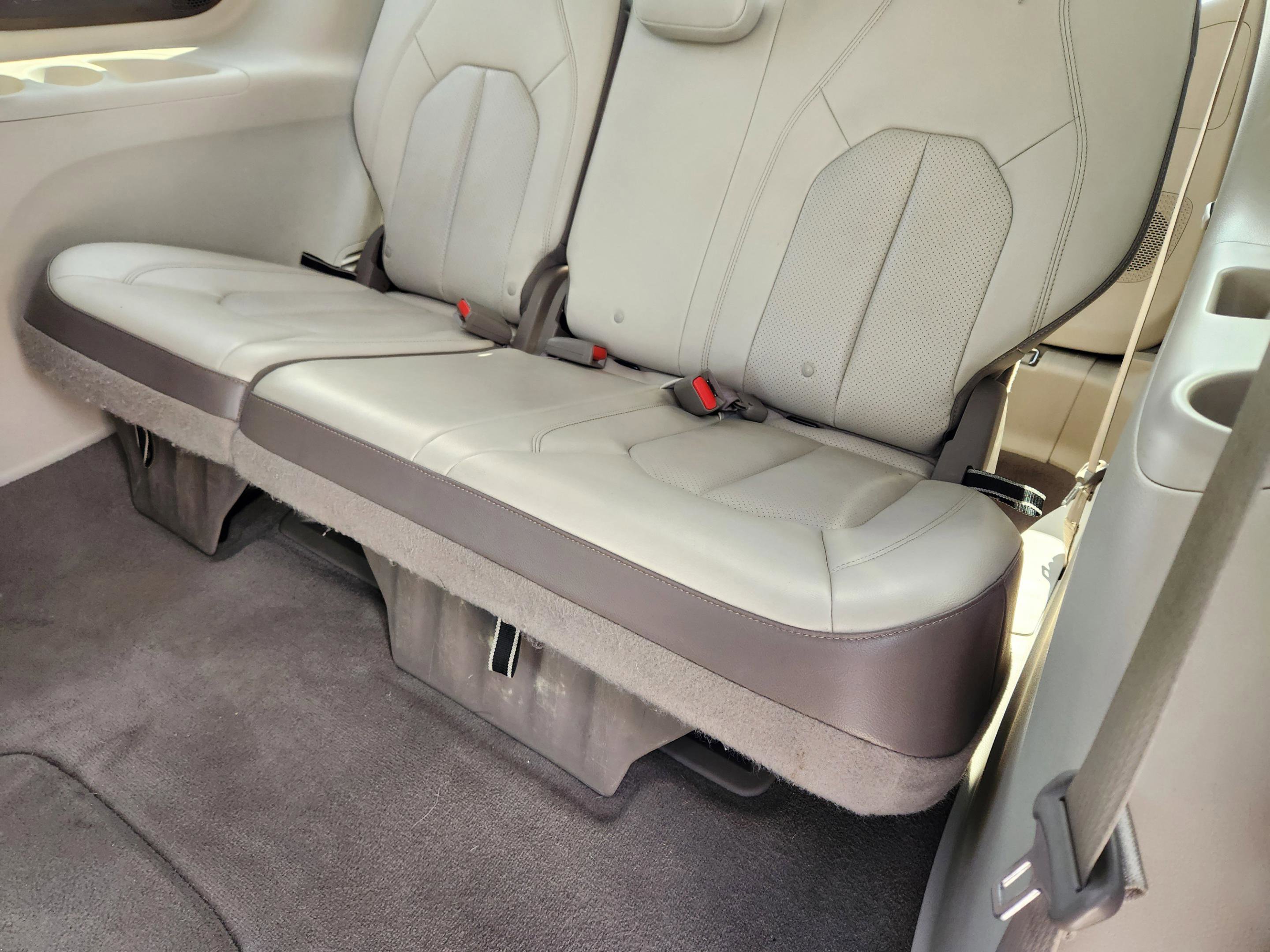 Used 2017 Chrysler Pacifica Touring-L Plus image 26