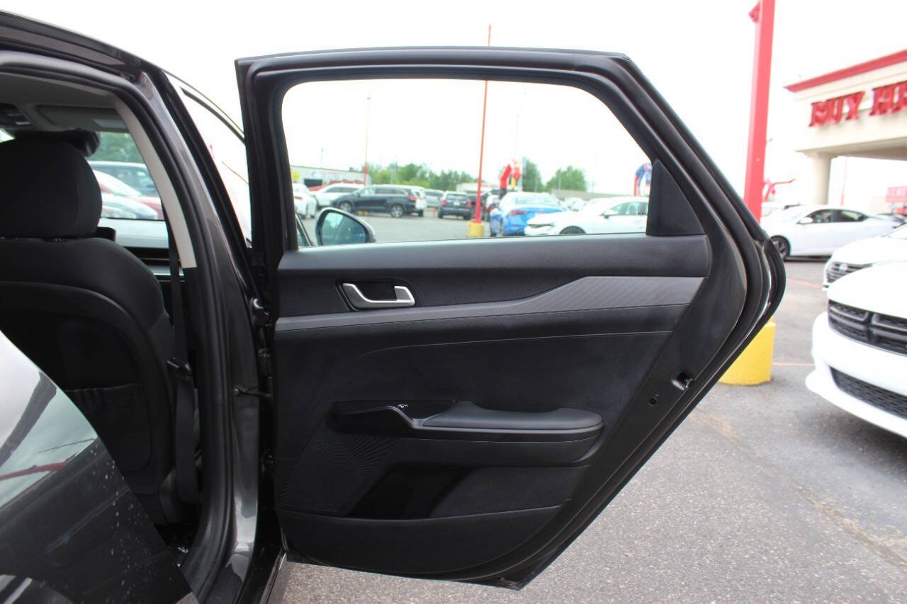 Used 2025 Kia K5 LXS FWD image 11