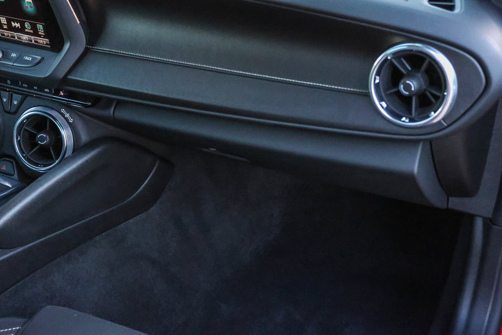 Used 2018 Chevrolet Camaro SS RWD image 17