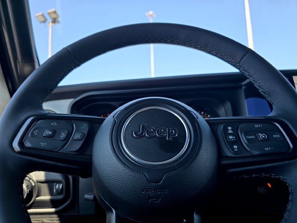 Used 2025 Jeep Wrangler Unlimited Sport AWD/4WD image 28