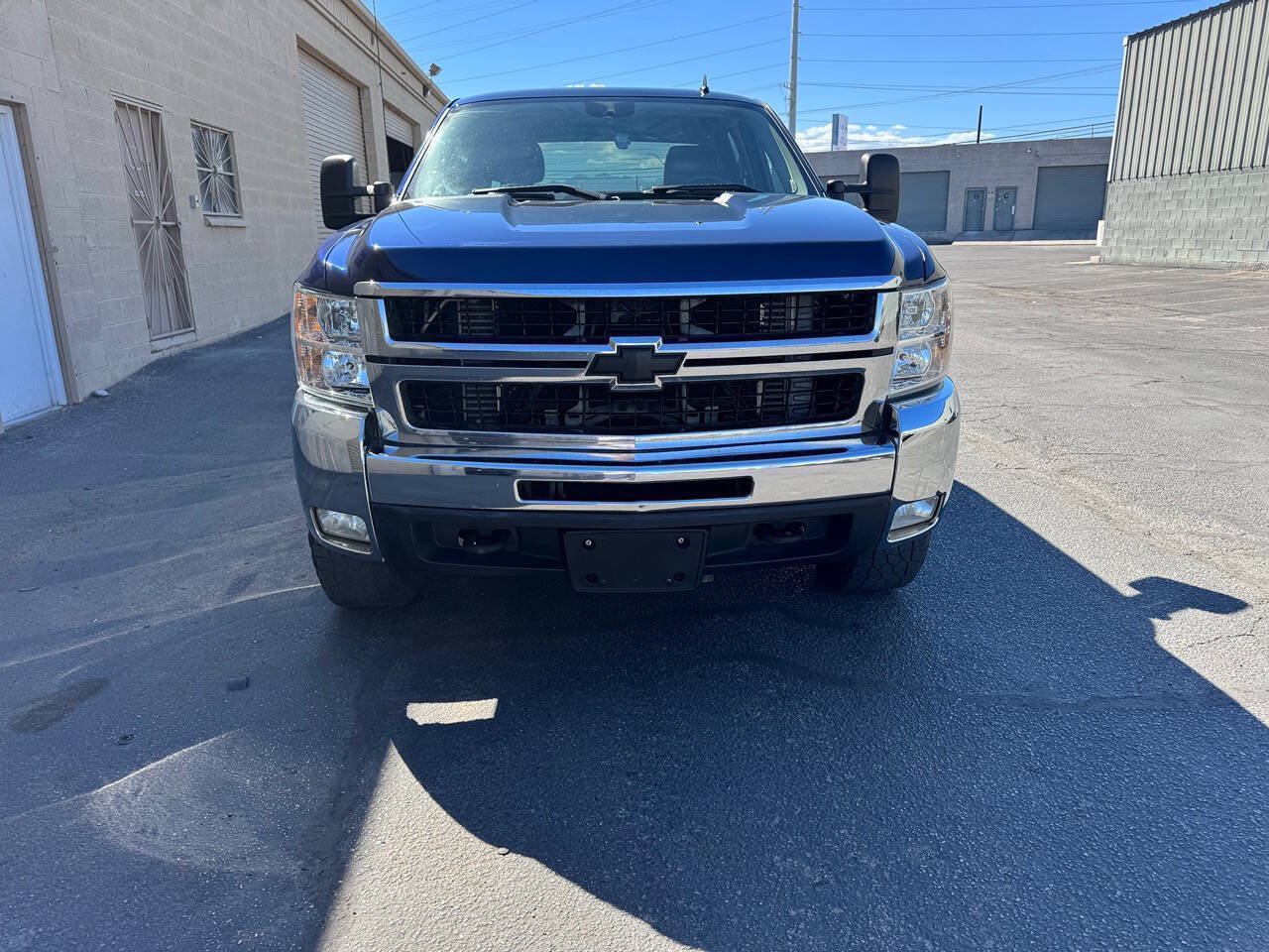 Used 2010 Chevrolet Silverado 2500 LT w/ Interior Plus Package AWD/4WD image 11