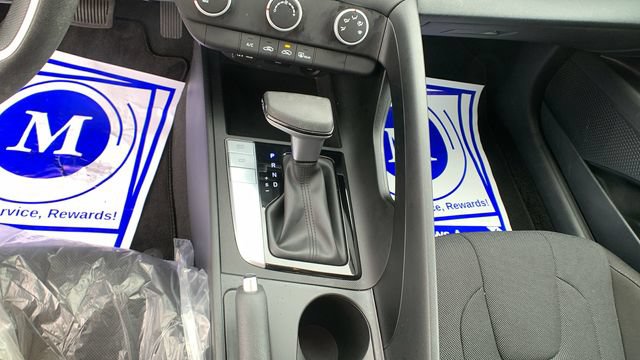 Used 2023 Hyundai Elantra SE FWD image 15