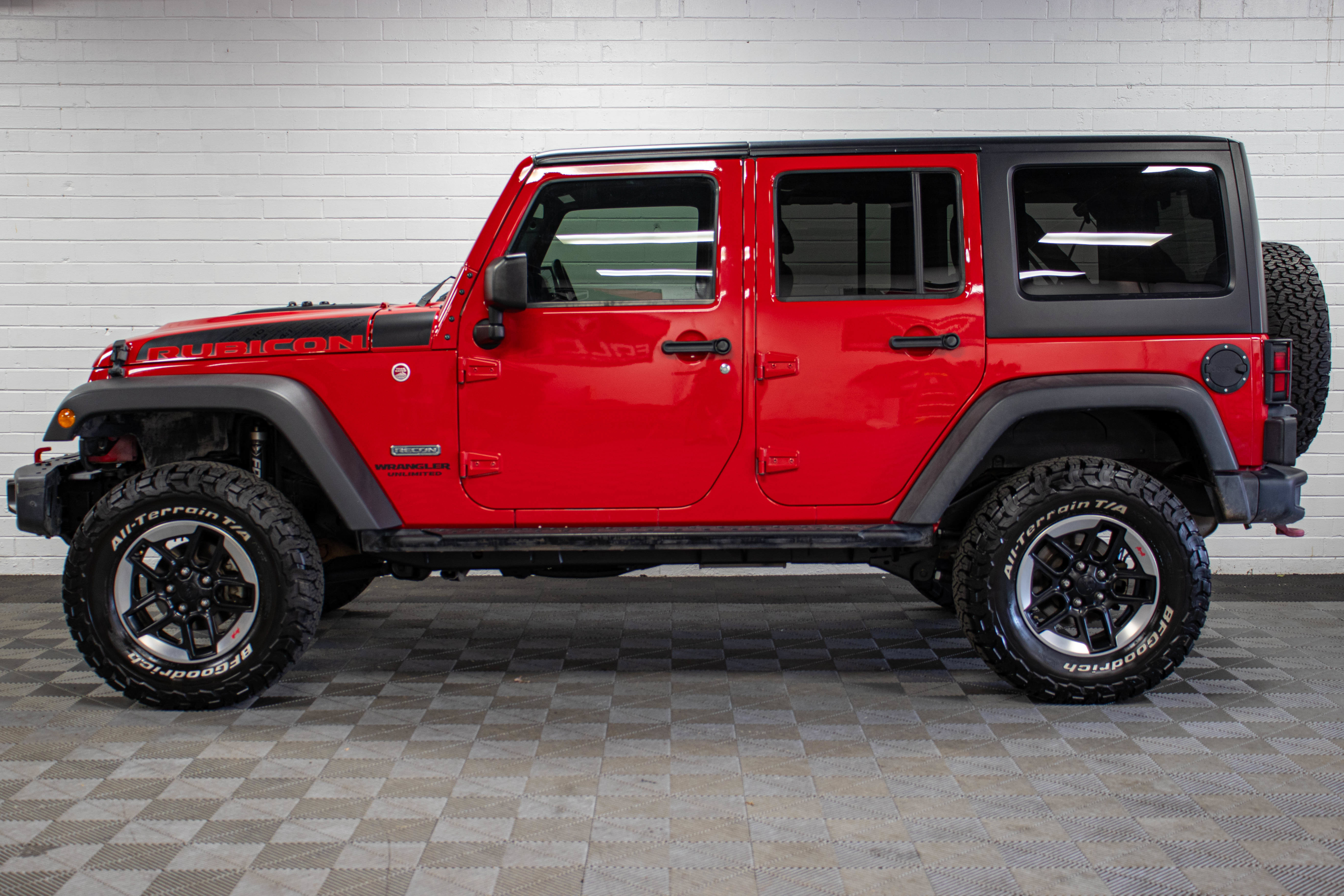 Used 2017 Jeep Wrangler Unlimited Rubicon AWD/4WD image 6
