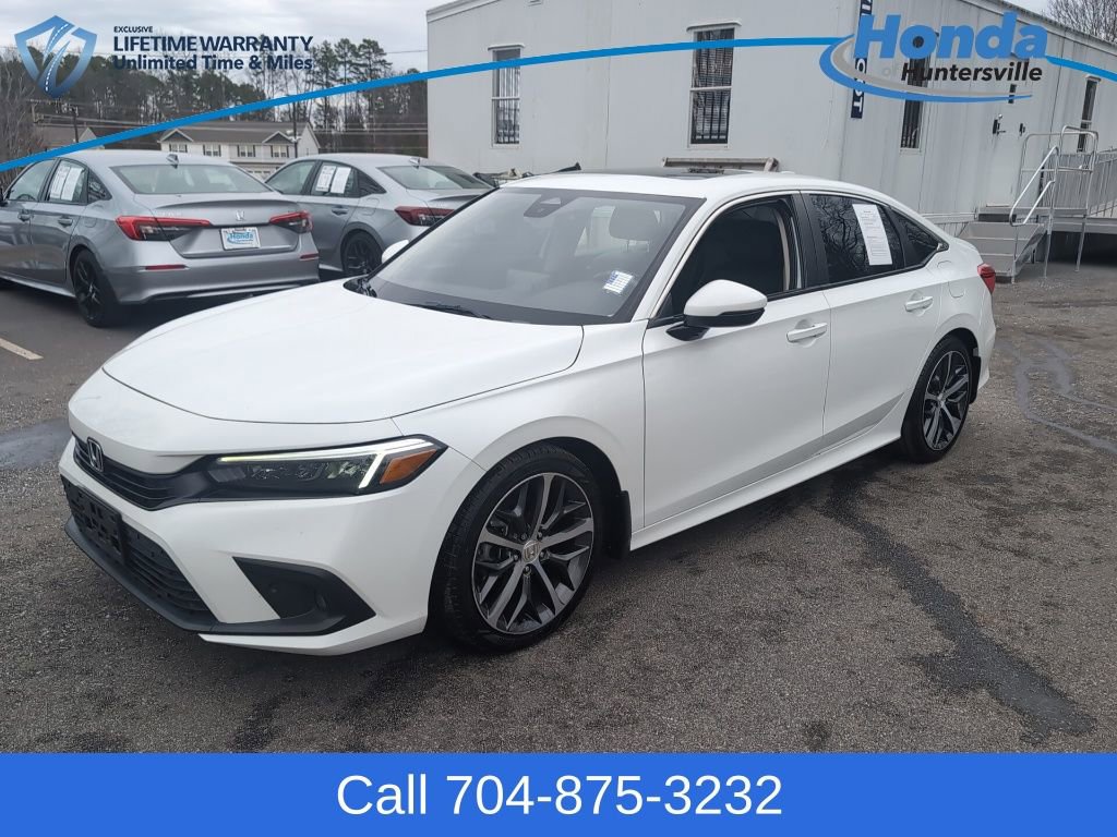 Used 2023 Honda Civic Touring image 3