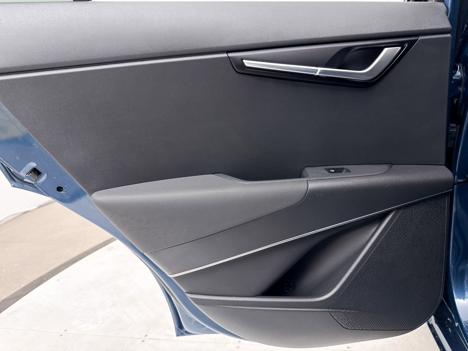 Certified 2024 Kia Niro EX Touring image 31