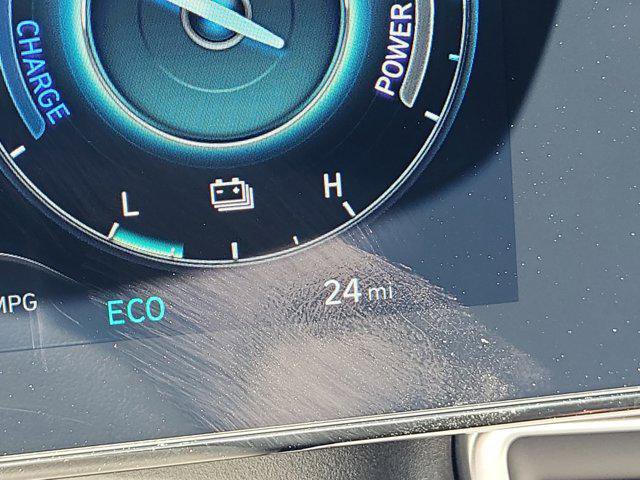 New 2025 Hyundai Elantra SEL FWD image 11