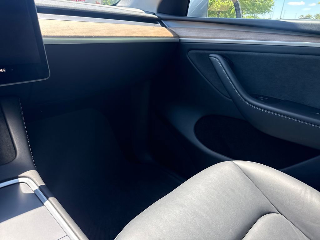 Used 2024 Tesla Model Y Performance AWD/4WD image 17