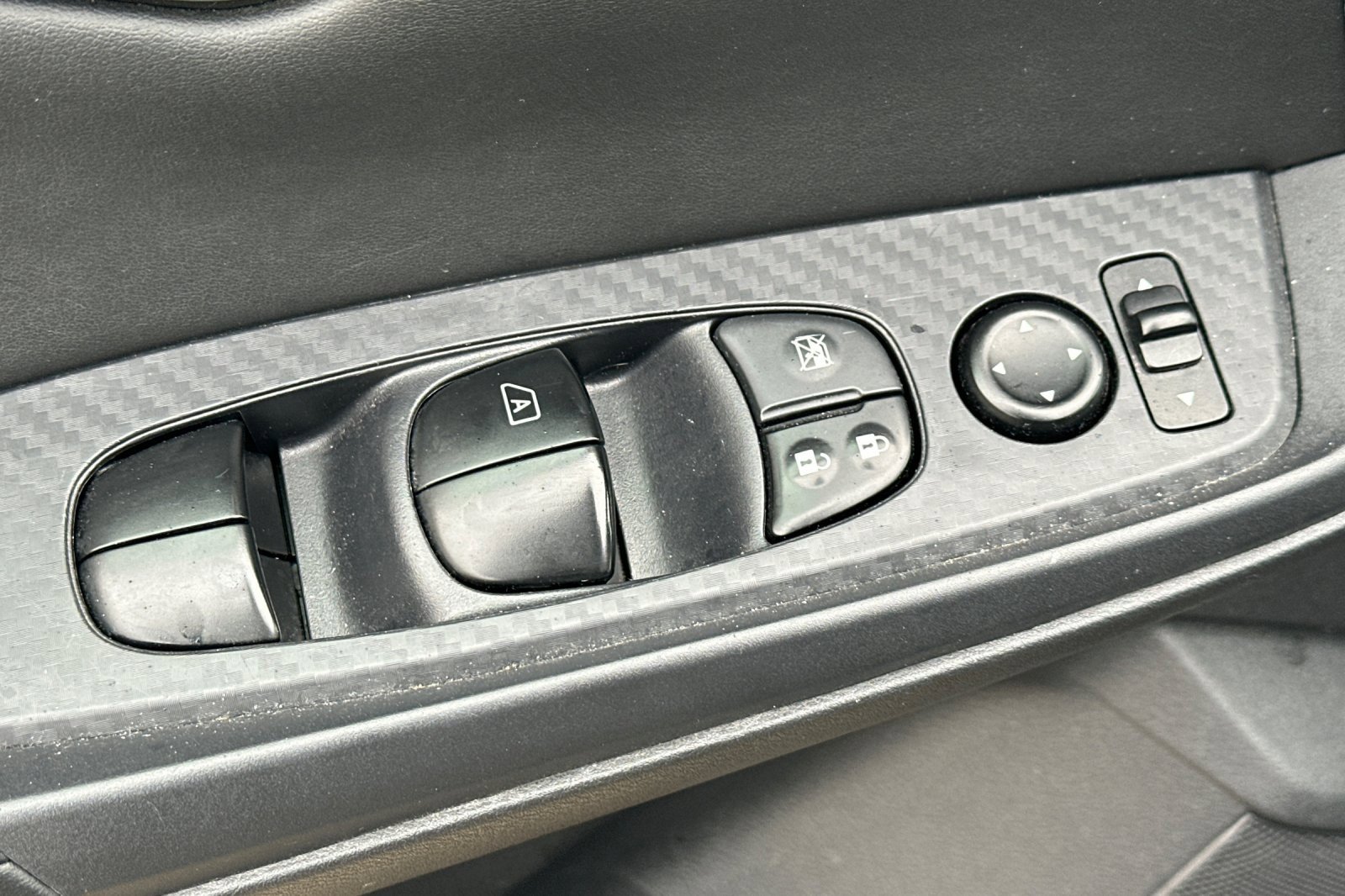 Used 2024 Nissan Sentra SV image 12