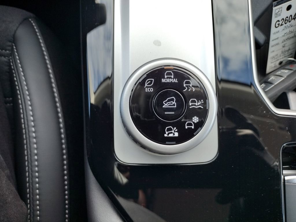 New 2026 Mitsubishi Outlander SE image 21