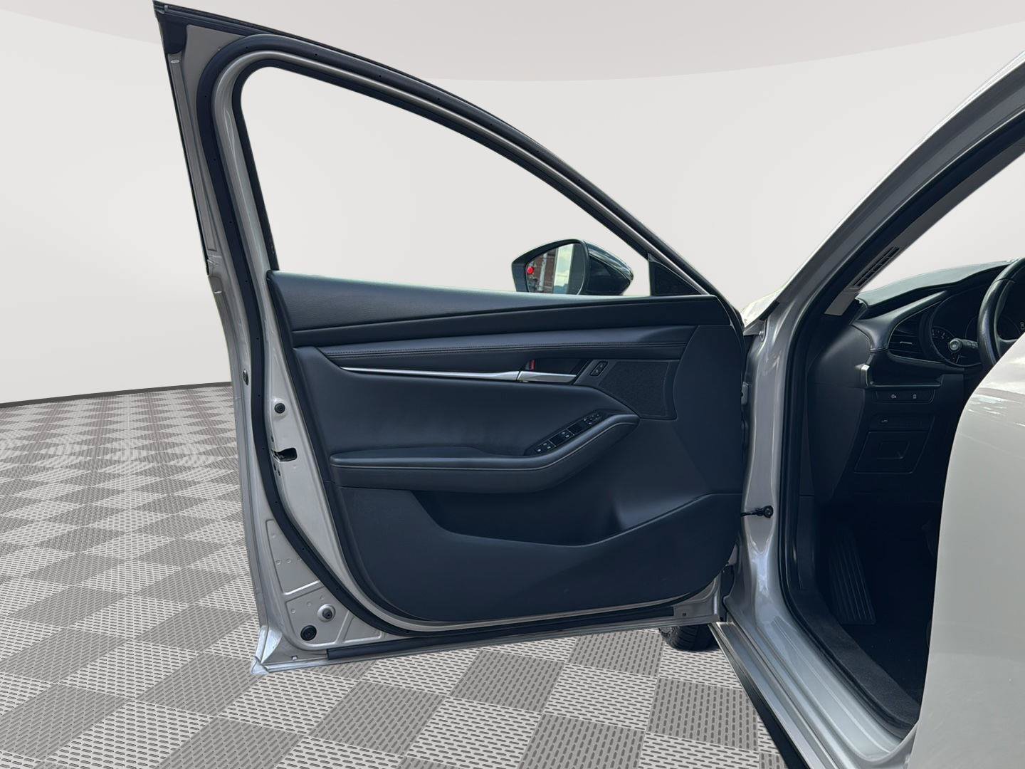 Used 2025 MAZDA MAZDA3 s FWD image 10