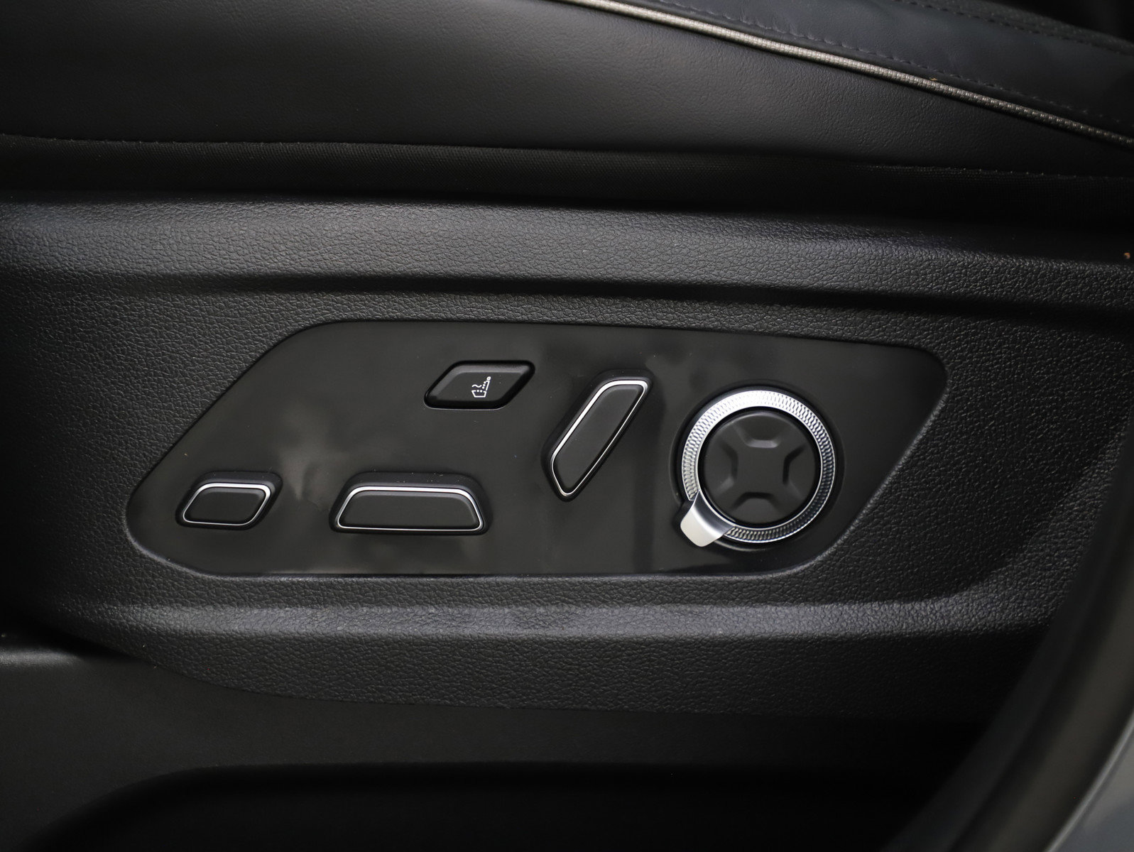 Used 2024 Hyundai Palisade Calligraphy image 31