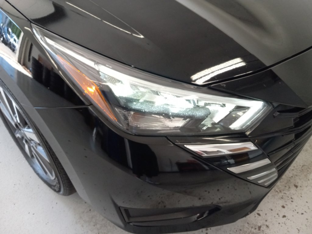 Used 2025 Nissan Versa SV FWD image 5