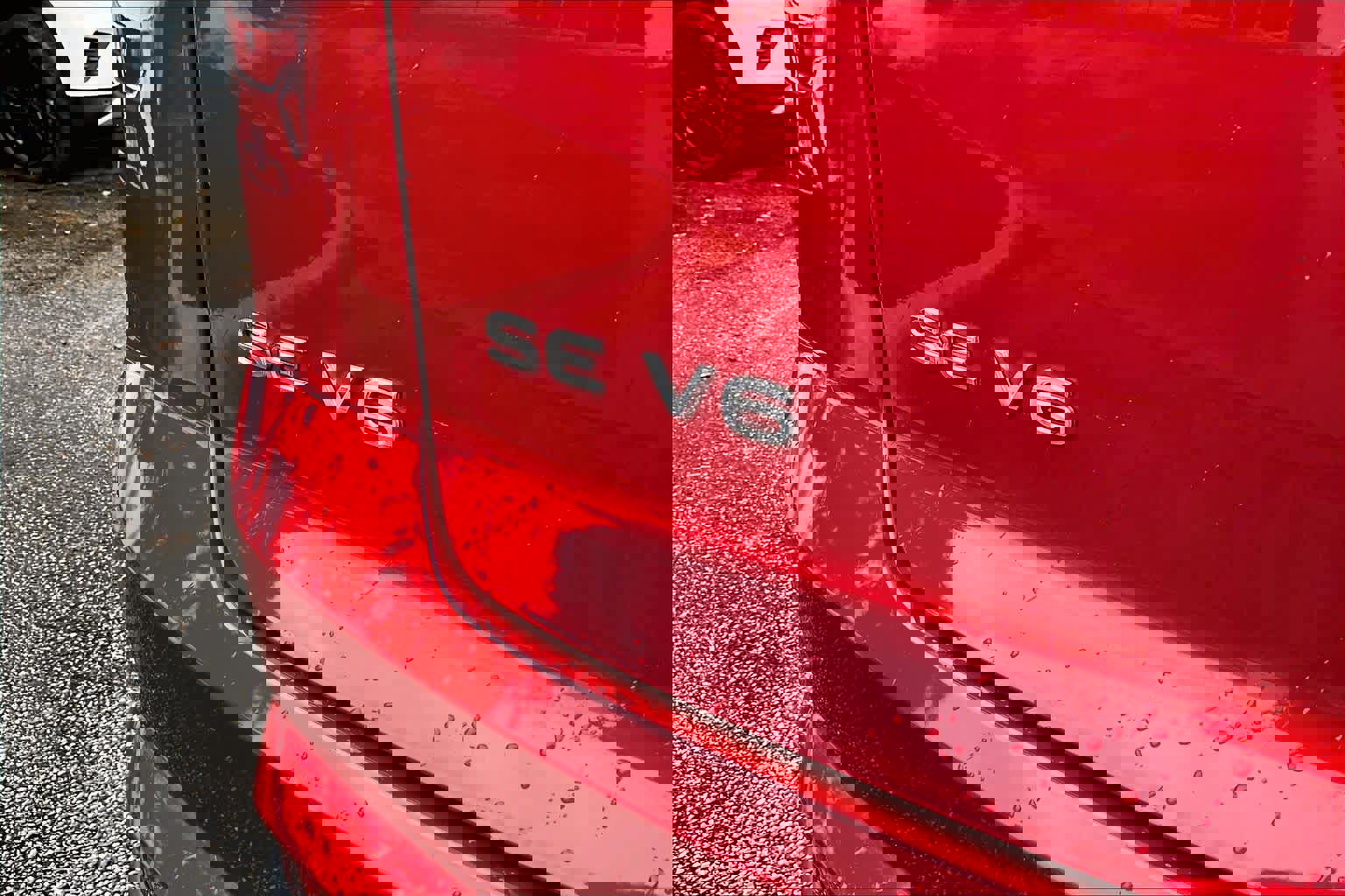 Certified 2022 Volkswagen Atlas Cross Sport SE w/ Black Wheel Package image 9