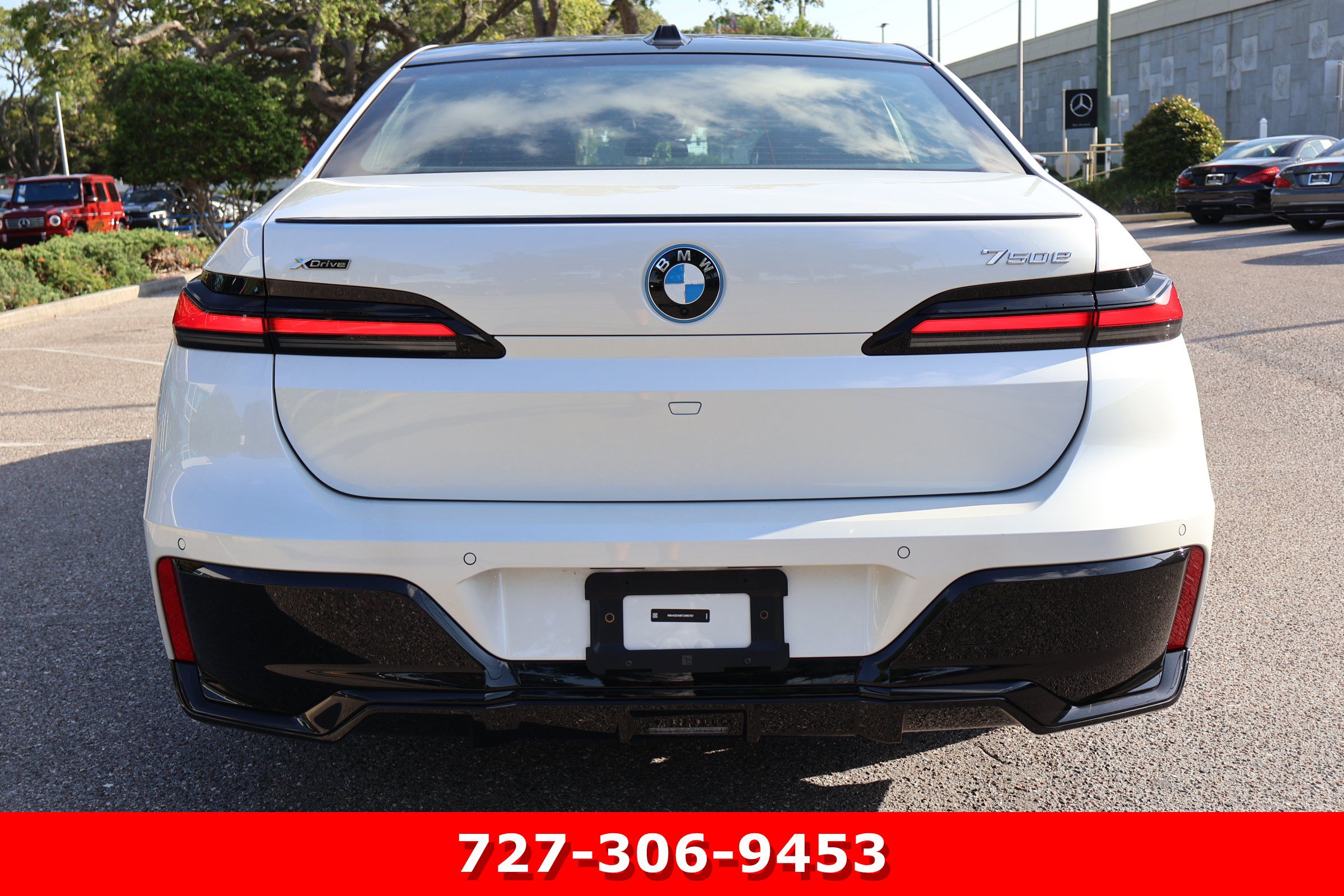 Used 2026 BMW 750e xDrive w/ Luxury Rear Seating Package AWD/4WD image 8