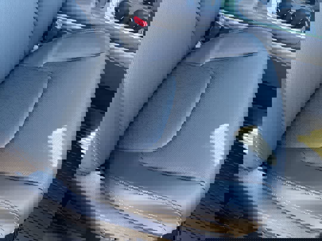 New 2026 Kia Carnival EX FWD image 25