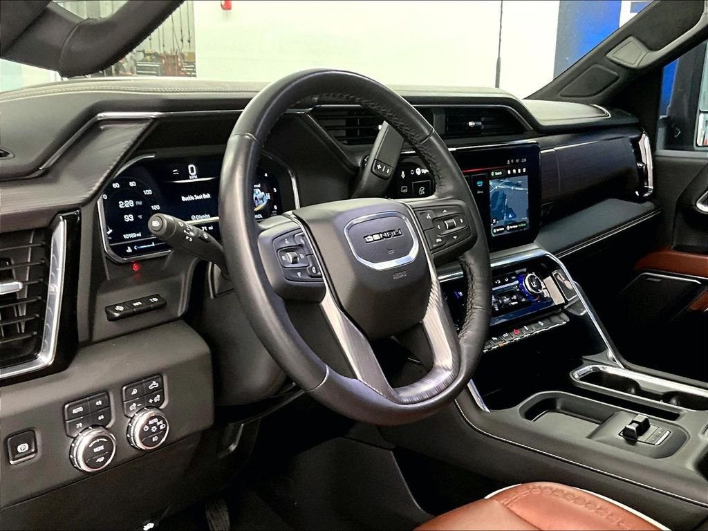 Used 2025 GMC Sierra 2500 Denali Ultimate AWD/4WD image 8