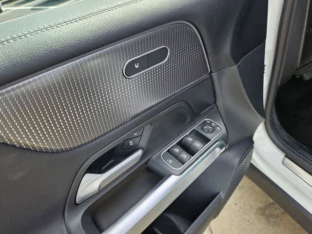 Used 2022 Mercedes-Benz GLB 250 w/ Premium Package Lite image 14