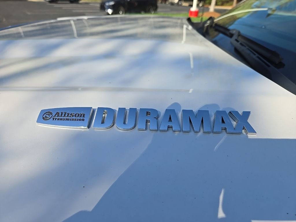 Used 2019 Chevrolet Silverado 2500 High Country w/ Duramax Plus Package image 2