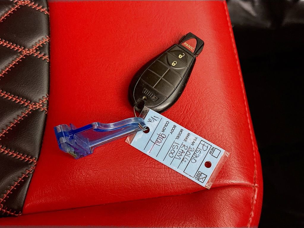 Used 2016 RAM 1500 Express RWD image 32