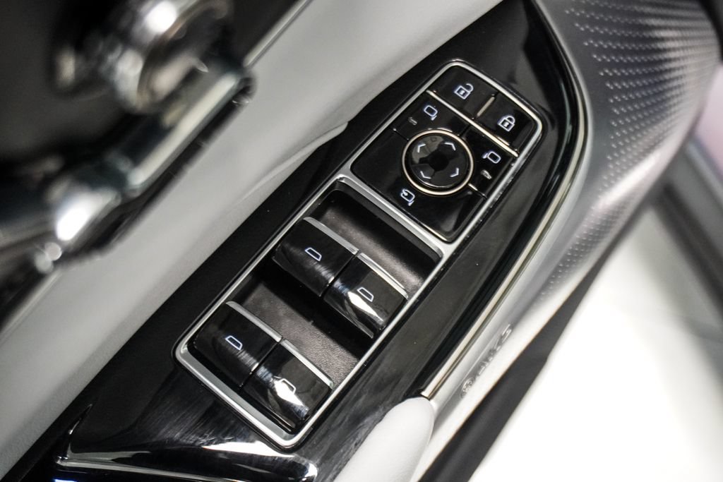 Used 2024 Cadillac Lyriq Sport AWD/4WD image 23
