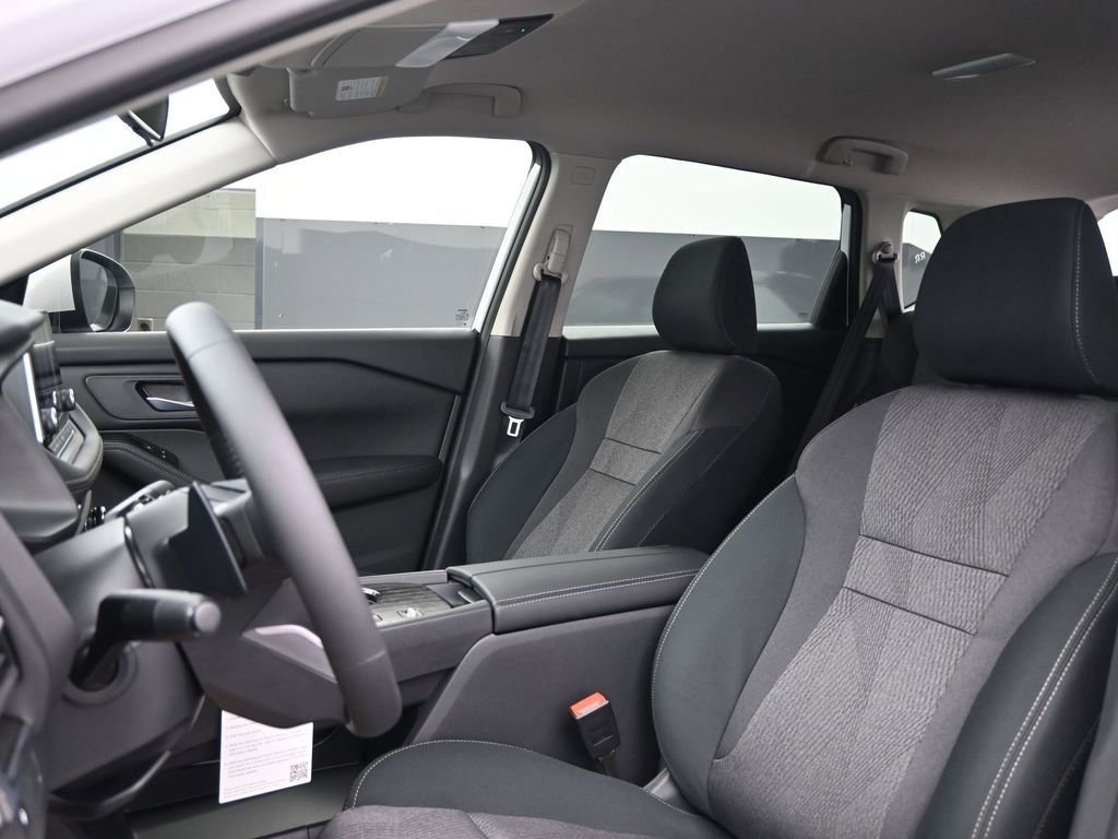 New 2026 Nissan Rogue SV w/ Cold Weather Package AWD/4WD image 2