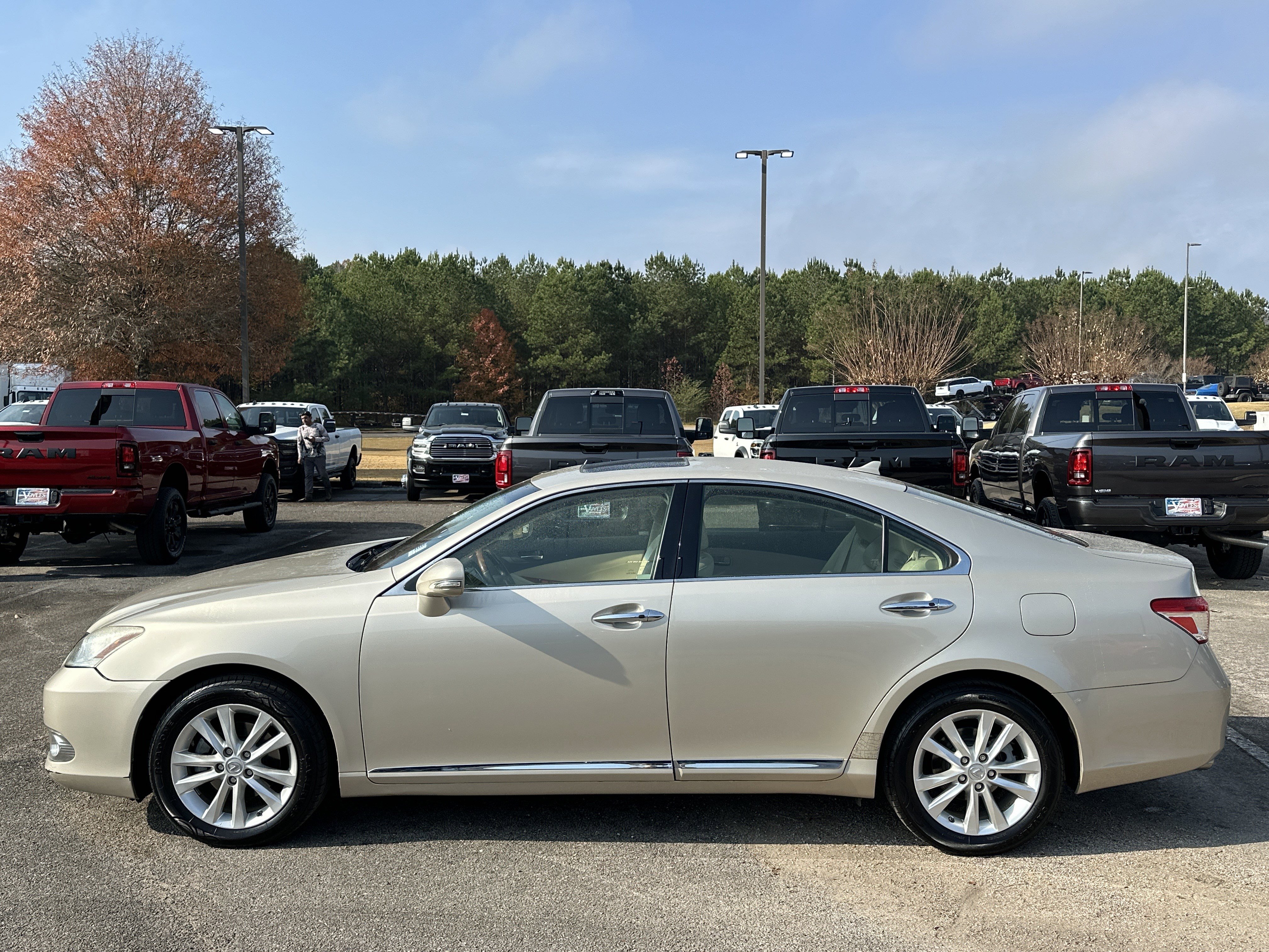 Used 2011 Lexus ES 350 image 4