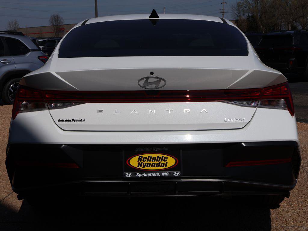 New 2026 Hyundai Elantra Limited image 5