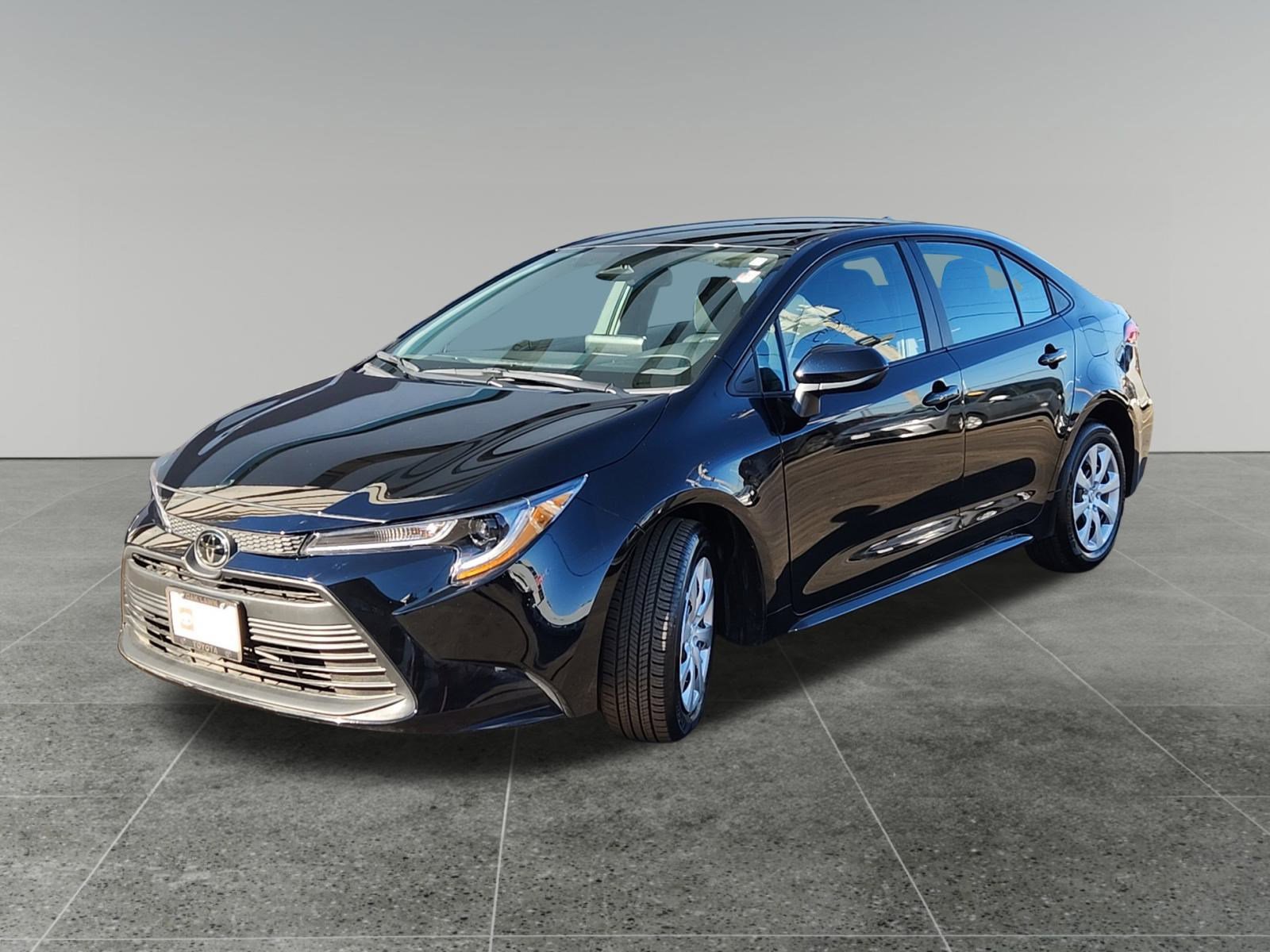 Certified 2025 Toyota Corolla LE image 3